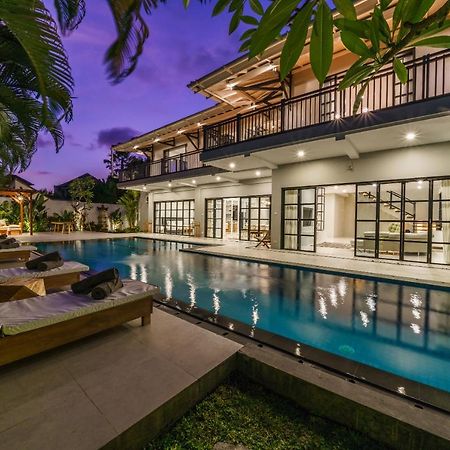 Villa Okenada - Modern 5-Bedroom Pool Villa In Berawa! Canggu  Bagian luar foto