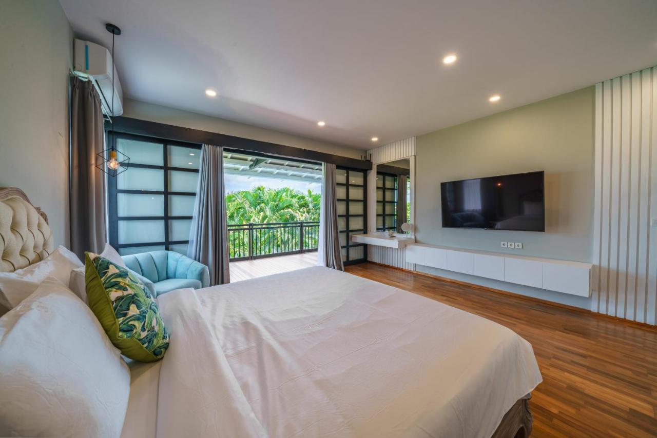 Villa Okenada - Modern 5-Bedroom Pool Villa In Berawa! Canggu  Bagian luar foto