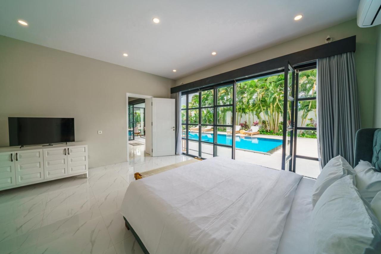 Villa Okenada - Modern 5-Bedroom Pool Villa In Berawa! Canggu  Bagian luar foto