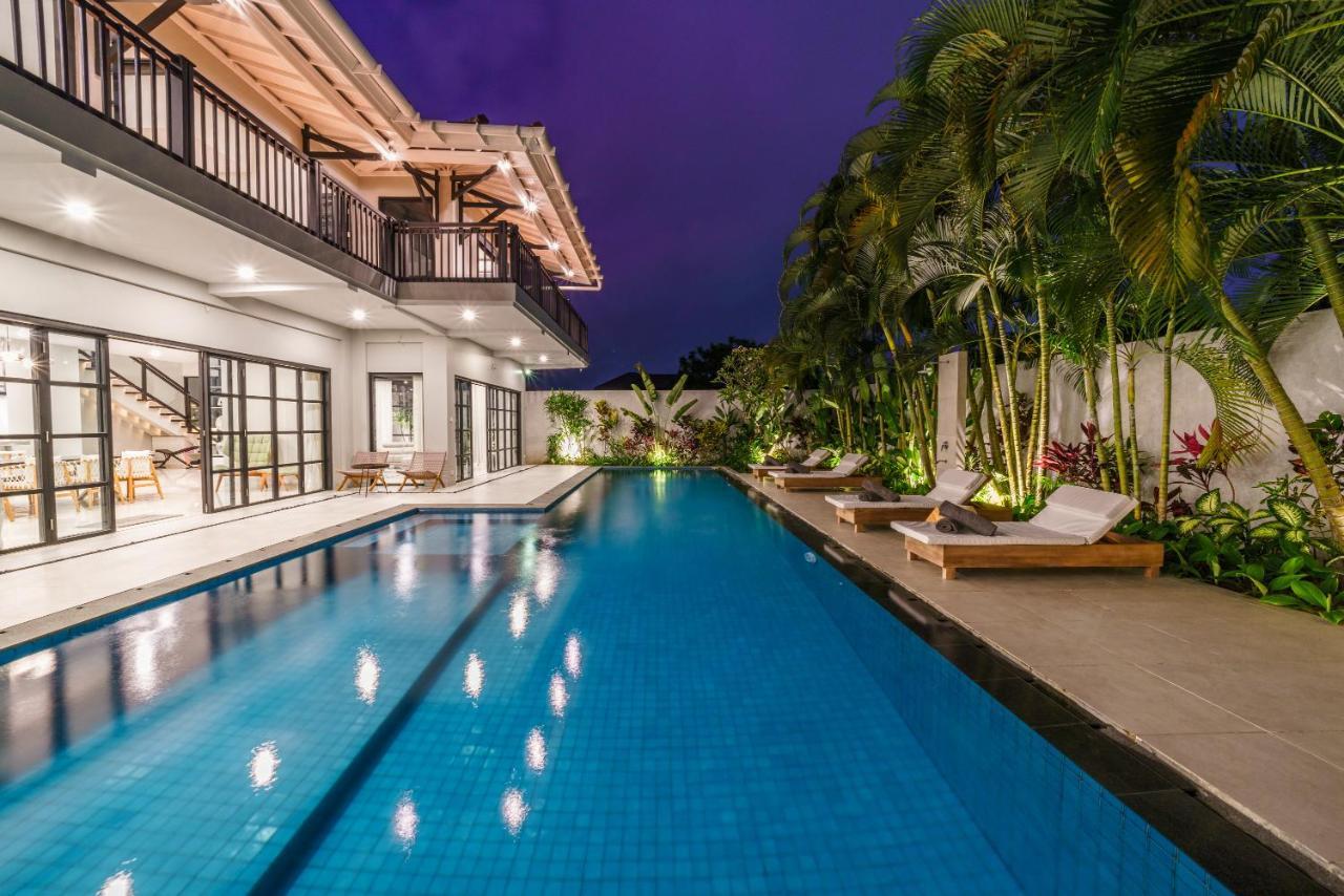 Villa Okenada - Modern 5-Bedroom Pool Villa In Berawa! Canggu  Bagian luar foto