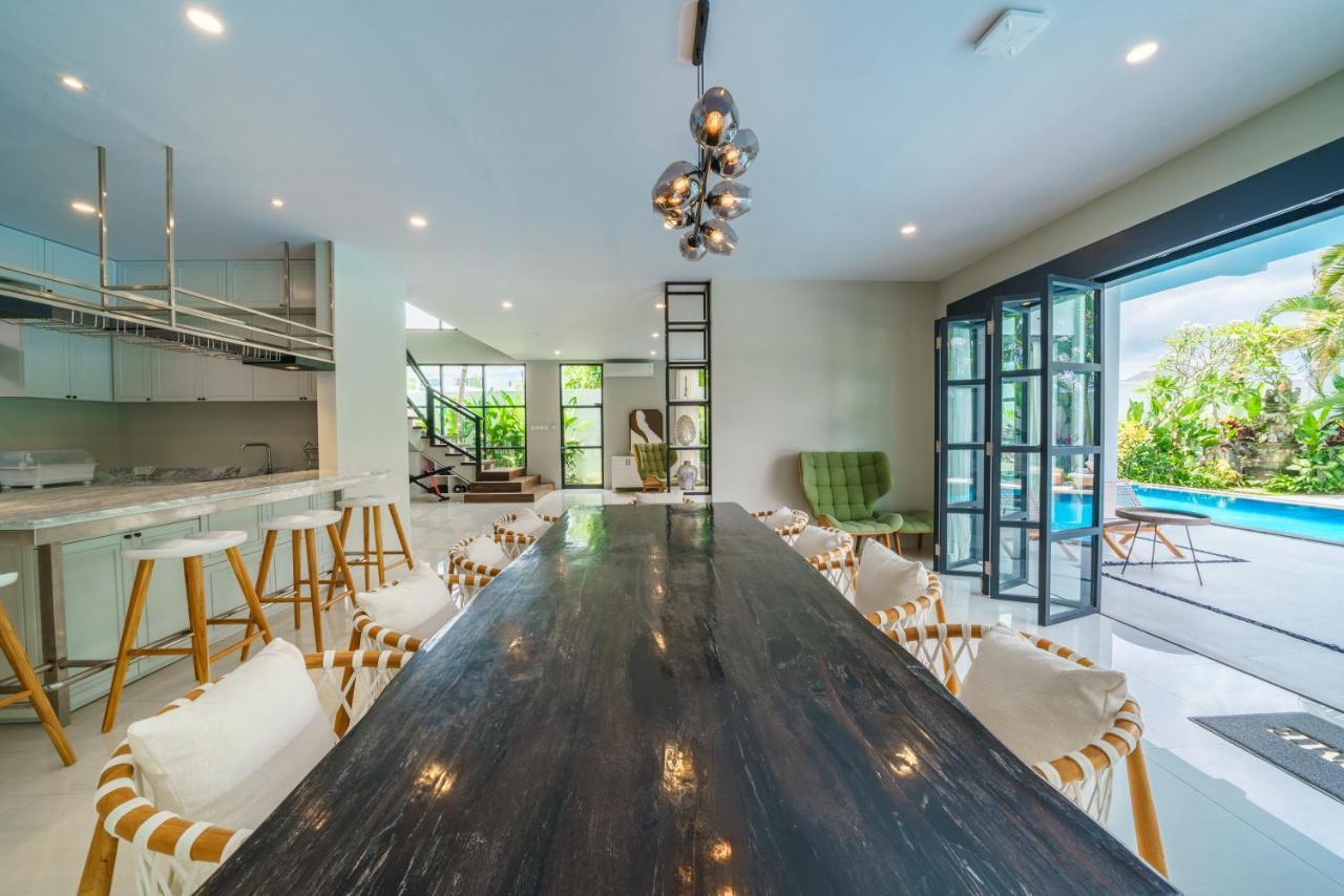 Villa Okenada - Modern 5-Bedroom Pool Villa In Berawa! Canggu  Bagian luar foto
