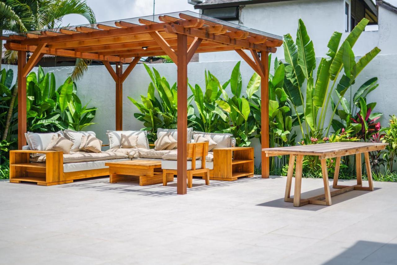 Villa Okenada - Modern 5-Bedroom Pool Villa In Berawa! Canggu  Bagian luar foto