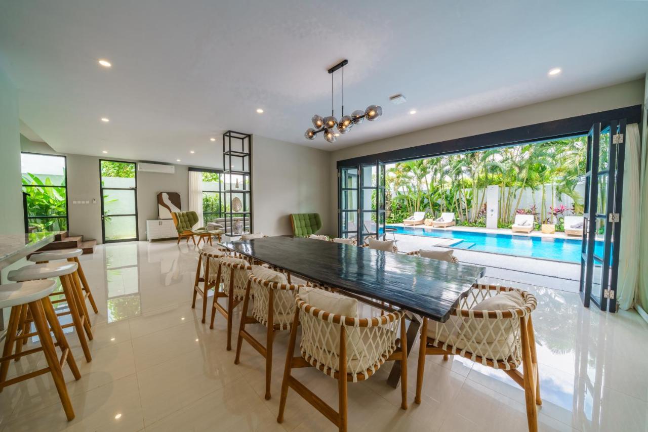 Villa Okenada - Modern 5-Bedroom Pool Villa In Berawa! Canggu  Bagian luar foto