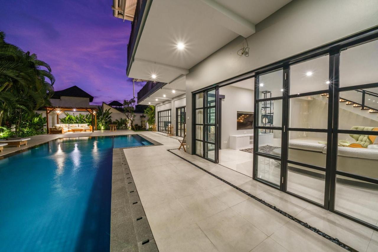 Villa Okenada - Modern 5-Bedroom Pool Villa In Berawa! Canggu  Bagian luar foto