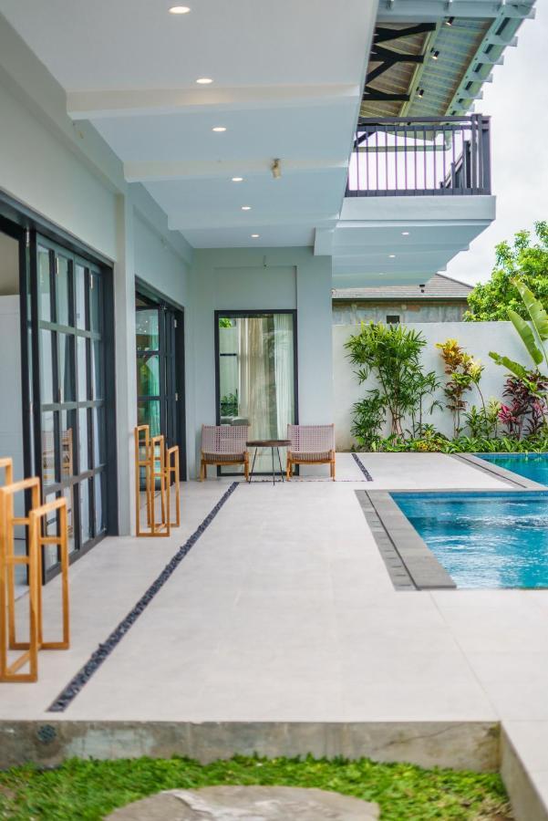 Villa Okenada - Modern 5-Bedroom Pool Villa In Berawa! Canggu  Bagian luar foto