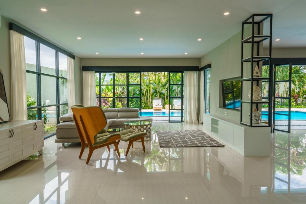 Villa Okenada - Modern 5-Bedroom Pool Villa In Berawa! Canggu  Bagian luar foto