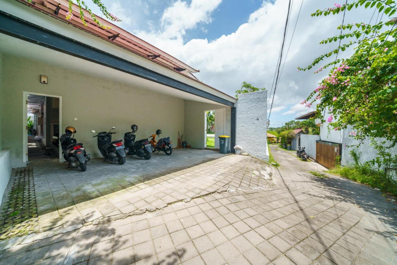 Villa Okenada - Modern 5-Bedroom Pool Villa In Berawa! Canggu  Bagian luar foto